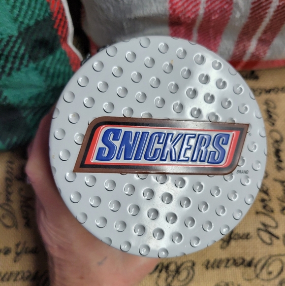 Vintage 2004 snickers golf zipper tin very cute used condition - Picture 4 of 9